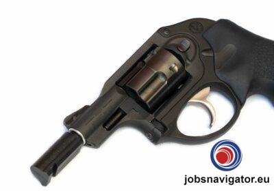 1644067678_61fe7b5e0d468